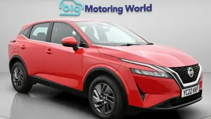Used Nissan Qashqai Acenta Premium 140 HP (102 kW) 2022 Red SUV