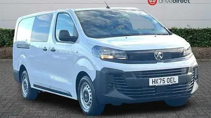 Solid kaolin white New 2025 Vauxhall Vivaro MPV | £24,798 (Fair price)