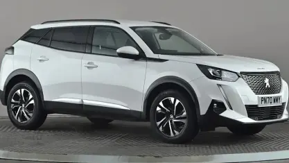 Używany Peugeot 2008 Allure Premium 131 KM (96 kW) 2022 SUV