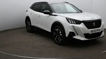 Używany Peugeot 2008 GT 131 KM (96 kW) 2022 Biały SUV