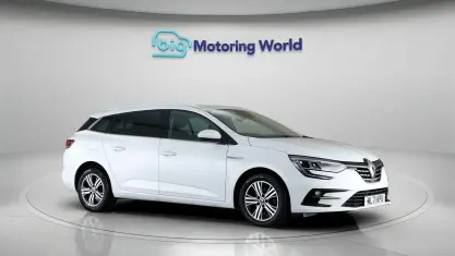 Used Renault Mégane GrandTour Iconic 116 HP (85 kW) 2021 White Estate