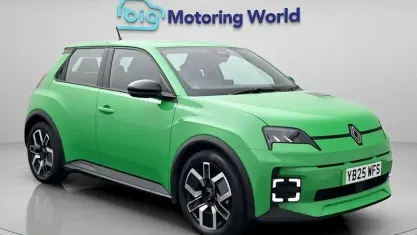 Used Renault 5 E-Tech Evolution 89 kW (122 HP) 2025 Hatchback
