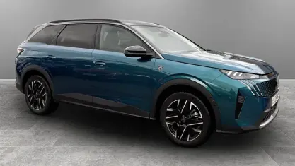 Used Peugeot 5008 GTi 136 HP (100 kW) 2025 Blue SUV