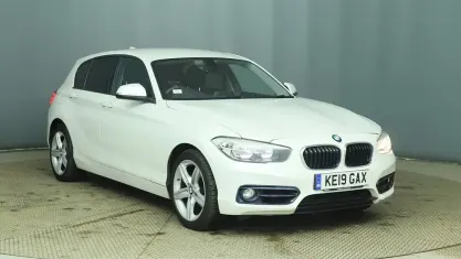 Used BMW 118 Sport Line 136 HP (100 kW) 2019 White Hatchback