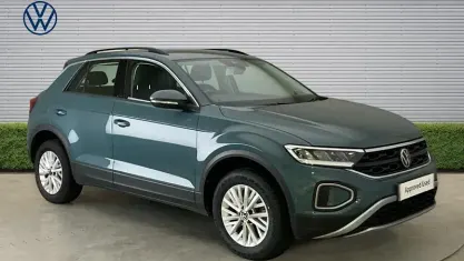 Used VW T-Roc Life 150 HP (110 kW) 2025 SUV