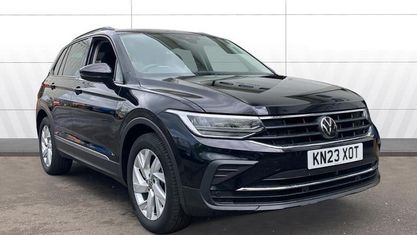 Używany VW Tiguan Life 150 KM (110 kW) 2023 Czarny SUV