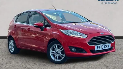 Used Ford Fiesta Zetec 100 HP (73 kW) 2017 Red Hatchback