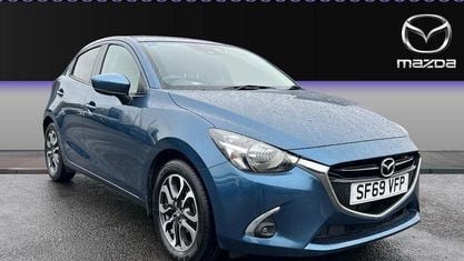 Używany Mazda 2 Inclusive 90 KM (66 kW) 2019 Niebieski Hatchback