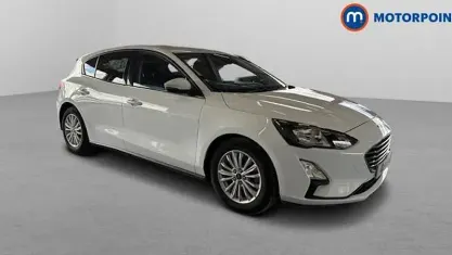 Used Ford Focus Titanium 125 HP (91 kW) 2021 White Hatchback
