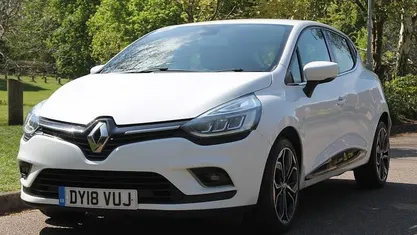 Used Renault Clio IV Dynamique 90 HP (66 kW) 2018 White Hatchback