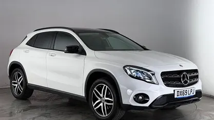 Used Mercedes GLA180 Urban 122 HP (89 kW) 2019 White SUV