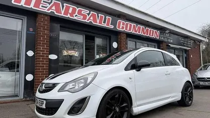 Used Vauxhall Corsa Edition 86 HP (63 kW) 2014 White Hatchback