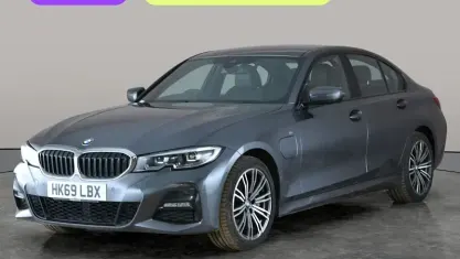 Begagnad BMW 330e M Sport 292 HK (214 kW) 2019 Grå Sedan