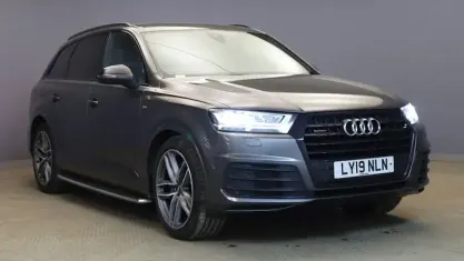 Used Audi Q7 Black Edition 286 HP (210 kW) 2019 Grey SUV