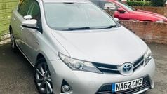Used 2013 Toyota Auris Hybrid Hatchback | £7,568 (Fair price)