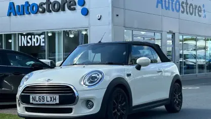 Usado Mini Cooper Cabriolet Classic 136 HP (100 kW) 2020 Cabrios