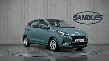 Used Hyundai i10 SE 67 HP (49 kW) 2022 Green Hatchback
