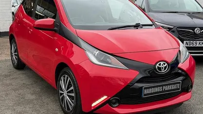 Used Toyota Aygo X-play 69 HP (50 kW) 2018 Hatchback