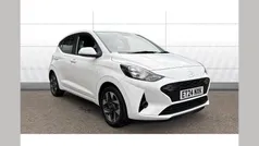 White Used 2024 Hyundai i10 Advanced Hatchback | £15,157 (Fair price)