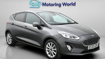 Begagnad Ford Fiesta Titanium 101 HK (74 kW) 2020 Grå Halvkombi