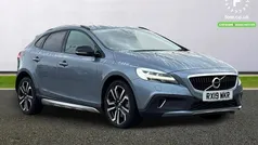 Blue Used 2019 Volvo V40 Pro Hatchback | £14,499 (Fair price)