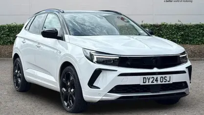 Used Vauxhall Grandland X Ultimate 131 HP (96 kW) 2024 White SUV
