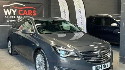 Used Vauxhall Insignia 140 HP (102 kW) 2014 Estate