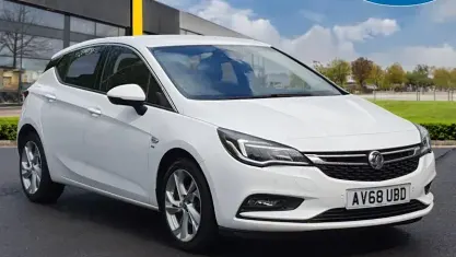Second-hand Vauxhall Astra SRi 105 CP (77 kW) 2018 Alb Hatchback