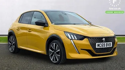 Used Peugeot 208 GT-line 131 HP (96 kW) 2020 Yellow Hatchback