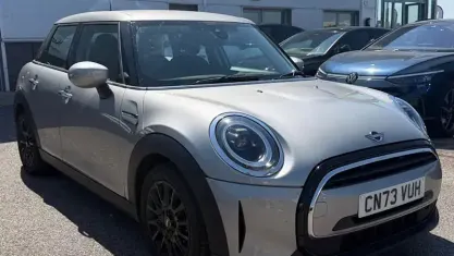 Used Mini Cooper Classic 136 HP (100 kW) 2022 Hatchback