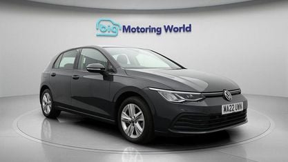 Używany VW Golf VIII Life 150 KM (110 kW) 2022 Szary Hatchback