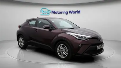 Used Toyota C-HR 122 HP (89 kW) 2022 Mauve/purple SUV