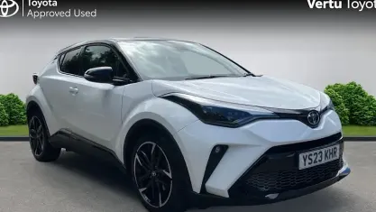 Used Toyota C-HR Sport 122 HP (89 kW) 2023 Pure white bitone (solid paint) SUV