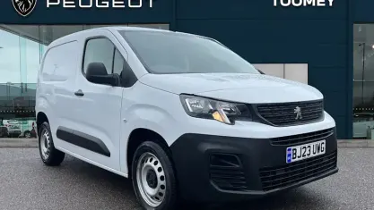 Used Peugeot Partner Premium 102 HP (75 kW) 2023 White MPV