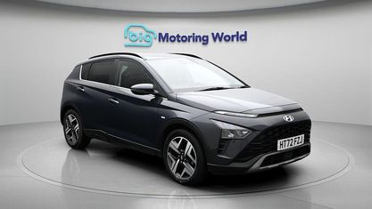 Usado Hyundai Bayon Premium 120 HP (88 kW) 2023 Cinzento SUV