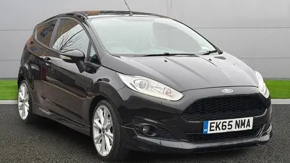 Used Ford Fiesta Zetec 125 HP (91 kW) 2015 Hatchback