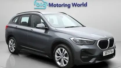 Begagnad BMW X1 Sport Line 221 HK (162 kW) 2021 Grå SUV