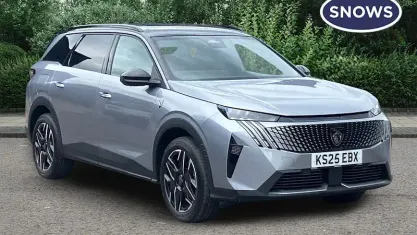 Używany Peugeot 5008 GTi 136 KM (100 kW) 2025 Szary SUV
