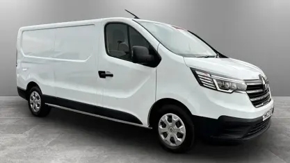 Used Renault Trafic Business 131 HP (96 kW) 2023 White MPV