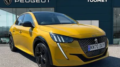 Used Peugeot 208 GT-line 102 HP (75 kW) 2020 Yellow Hatchback