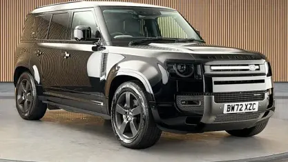 Used Land Rover Defender HSE Dynamic 404 HP (297 kW) 2023 Santorini black SUV