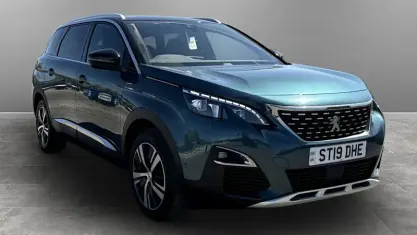 Usado Peugeot 5008 GT-line 181 HP (133 kW) 2020 SUV