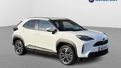 White Used 2024 Toyota Yaris Hybrid Estate | £24,349 (Fair price)