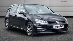 Used 2019 VW Golf VII SE Hatchback | £12,800 (Fair price)