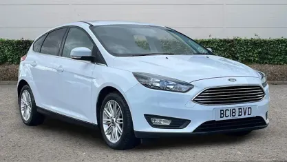 Used Ford Focus Zetec 101 HP (74 kW) 2017 White Hatchback