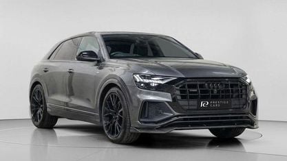Begagnad Audi Q8 Black Edition 340 HK (250 kW) 2022 Grå SUV