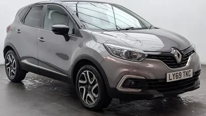 Used Renault Captur Iconic 90 HP (66 kW) 2019 Grey/black SUV