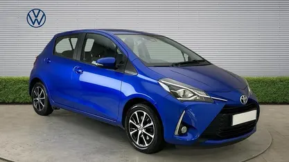 Used Toyota Yaris 111 HP (81 kW) 2018 Blue Hatchback