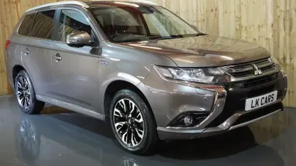 Used Mitsubishi Outlander P-HEV 203 HP (149 kW) 2016 Estate