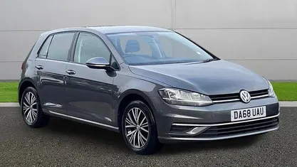 Grey Used 2018 VW Golf VII SE Hatchback | £11,499 (Fair price)